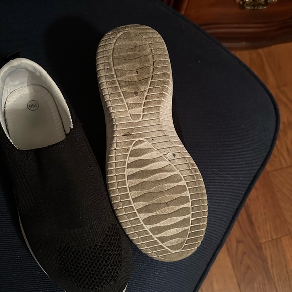 Black slip on sneakers - Picture 3 of 3